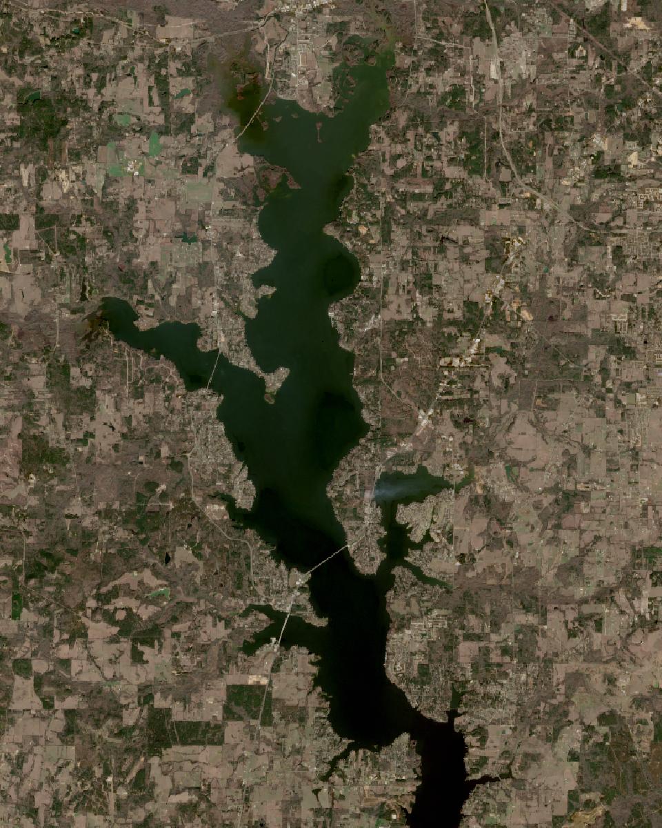 Lake Palestine from space, highest since 2016, Dec 31, 2025